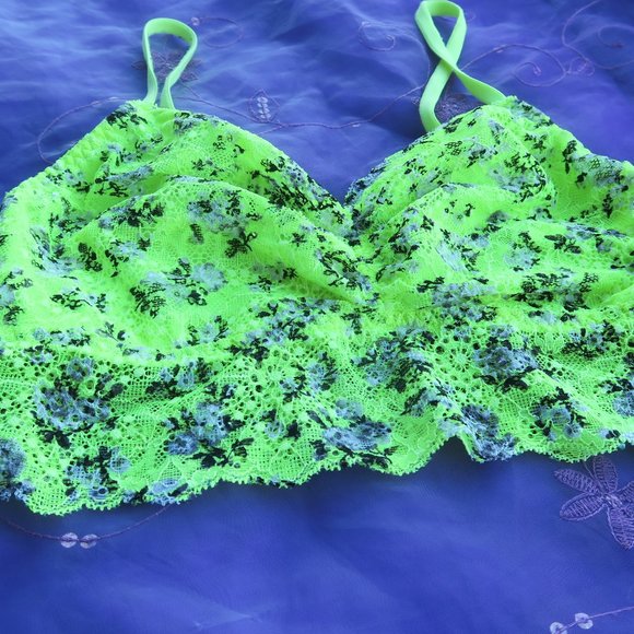 PINK Victoria's Secret lace bralette ruched middle in lime green size XS. - Picture 2 of 5